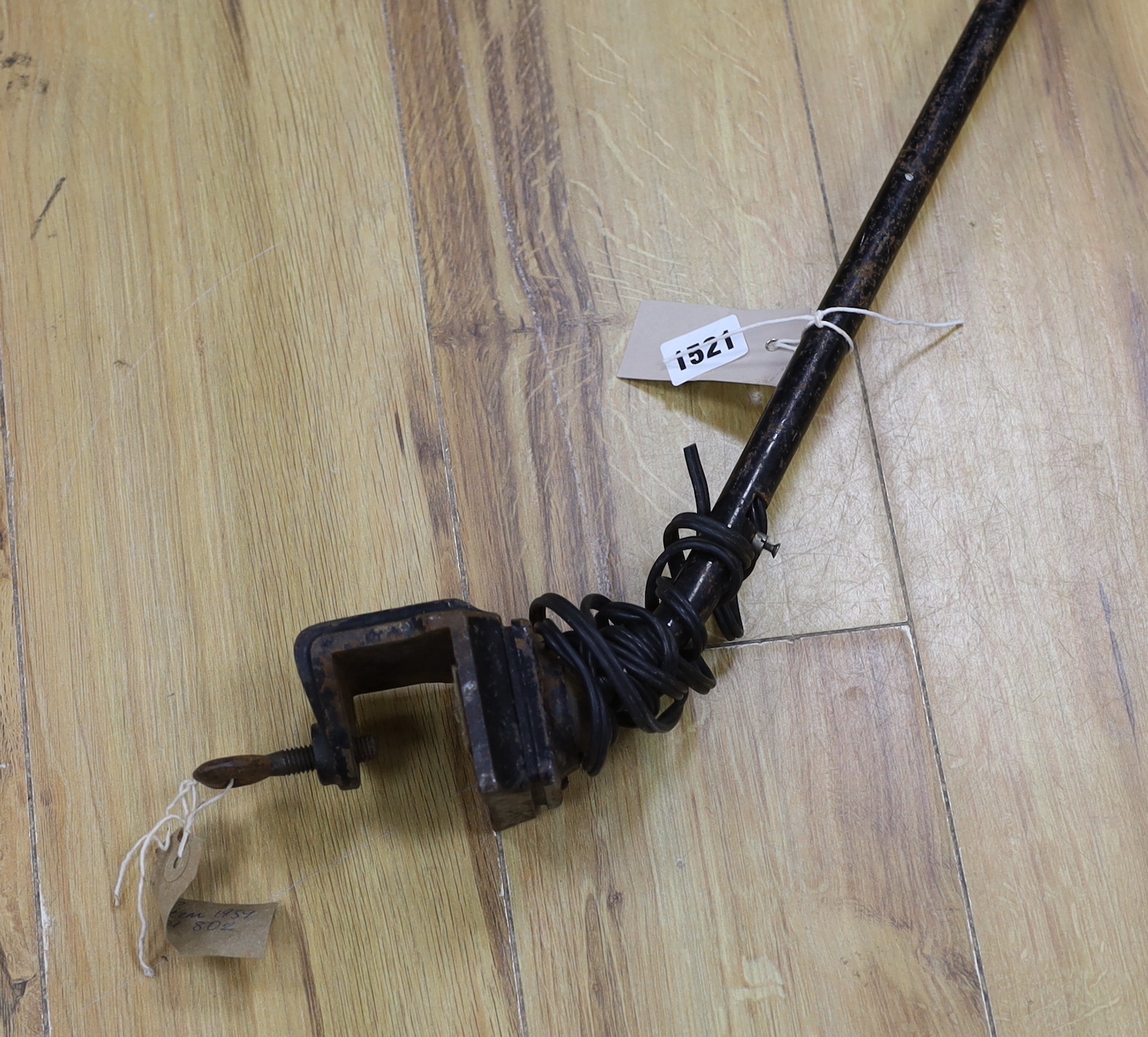 A Kandem model 802 adjustable lamp with clamp, 94cm high (fully extended)